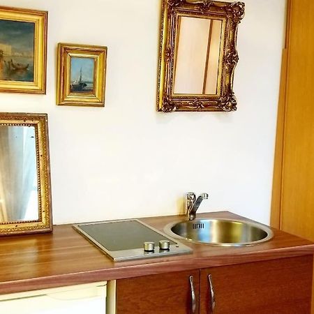 Small Luxurious Room In The Heart Of Saint Germain Paris Eksteriør bilde