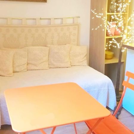 Small Luxurious Room In The Heart Of Saint Germain Paris Eksteriør bilde