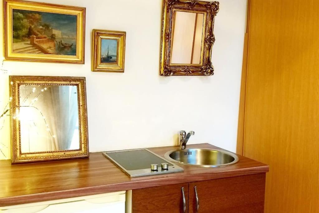 Small Luxurious Room In The Heart Of Saint Germain Paris Eksteriør bilde