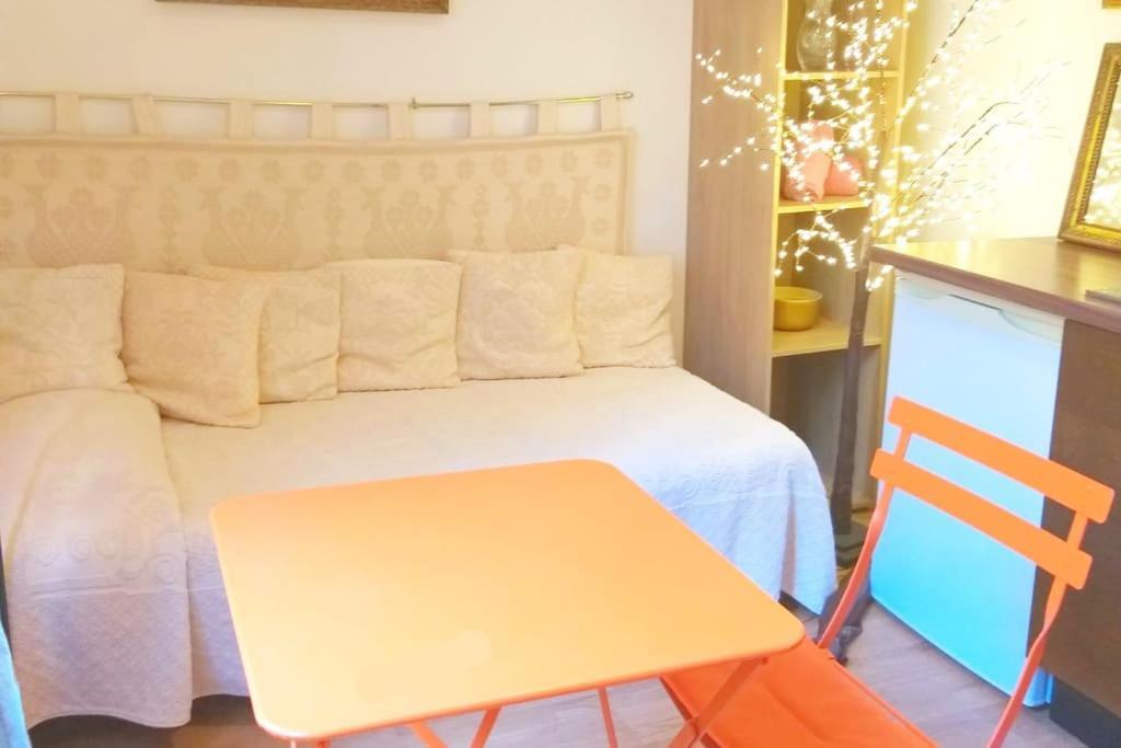 Small Luxurious Room In The Heart Of Saint Germain Paris Eksteriør bilde